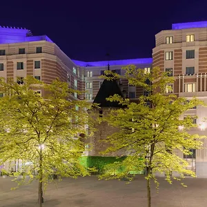 4* Otel Novotel Centre